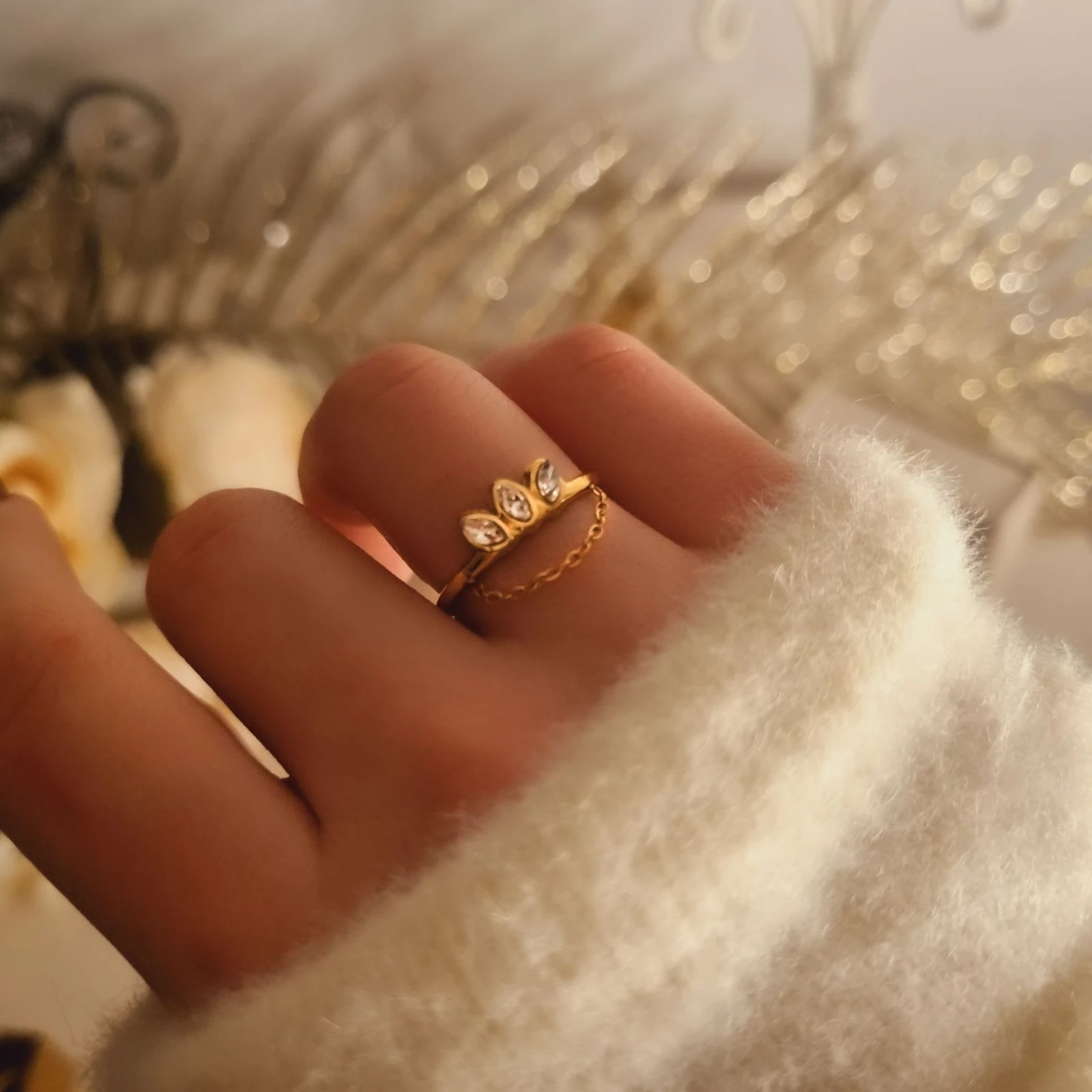 Bague Couronne Dorée Ajustable Acier Inoxydable | Bague Chaîne Femme | Zircons Marquise | Bijou Élégant